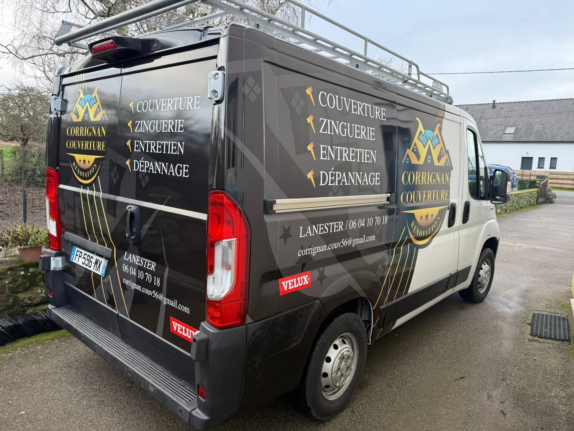 Chantier de couverture en cours, Corrignan Couverture